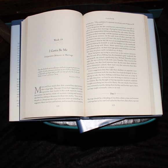 Bundle of Two Books: Draw Close • A Devotional for Couples - Picture 3 of 16